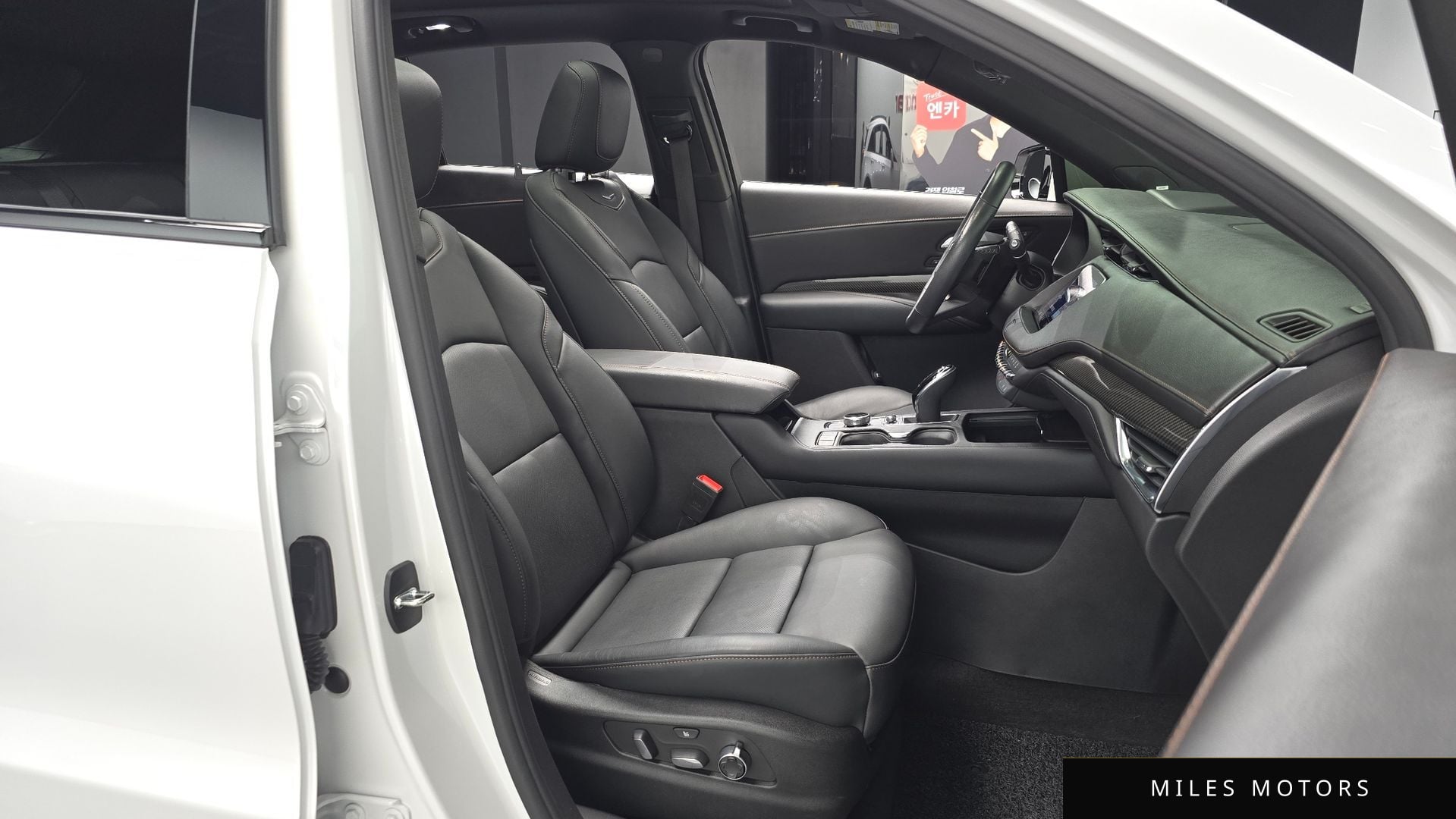Cadillac XT4 2023 — миниатюра 11