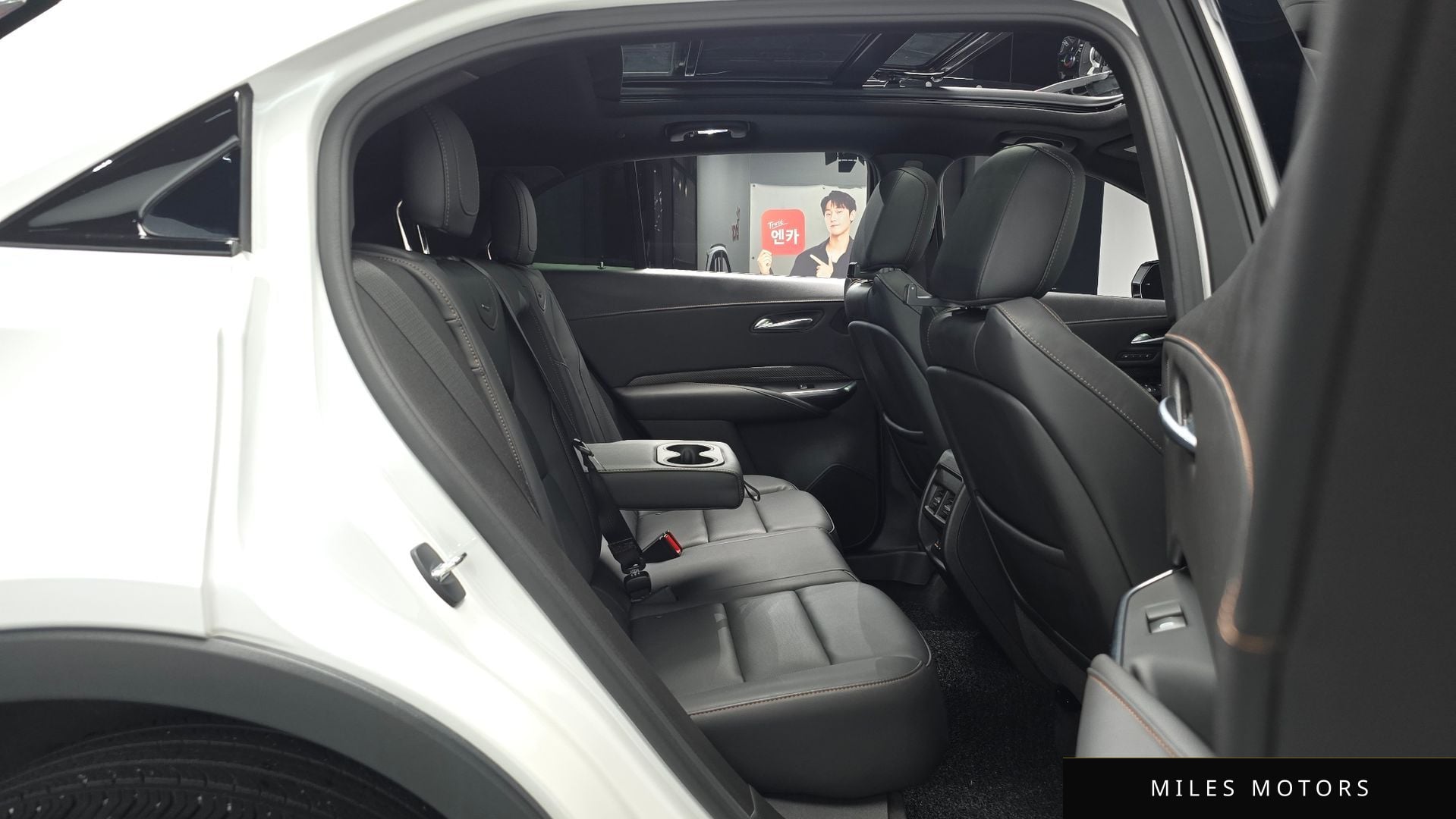 Cadillac XT4 2023 — миниатюра 12