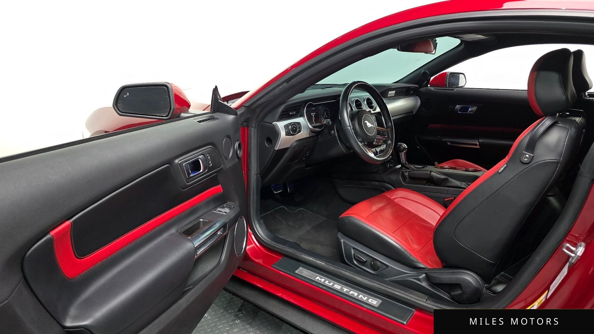 Ford Mustang 2023 — миниатюра 12