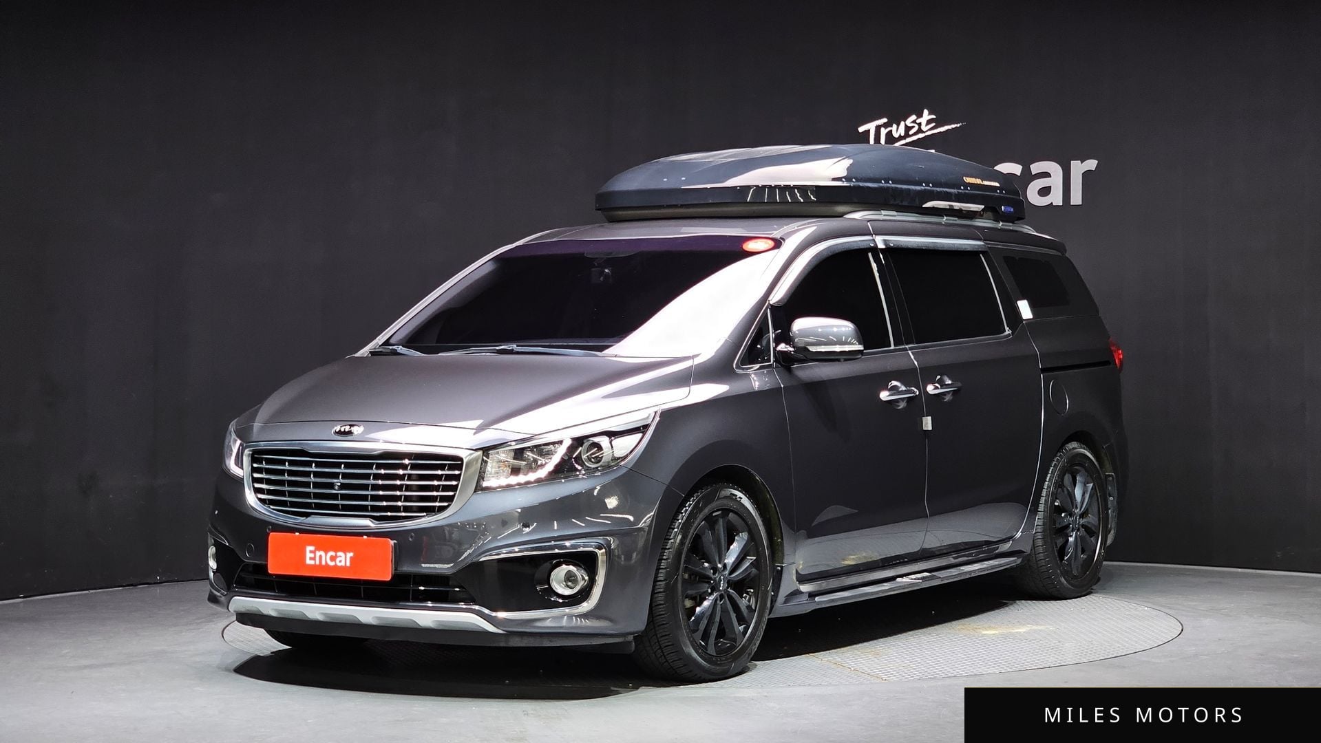 Kia Canival 2016 — фото 1 из 12