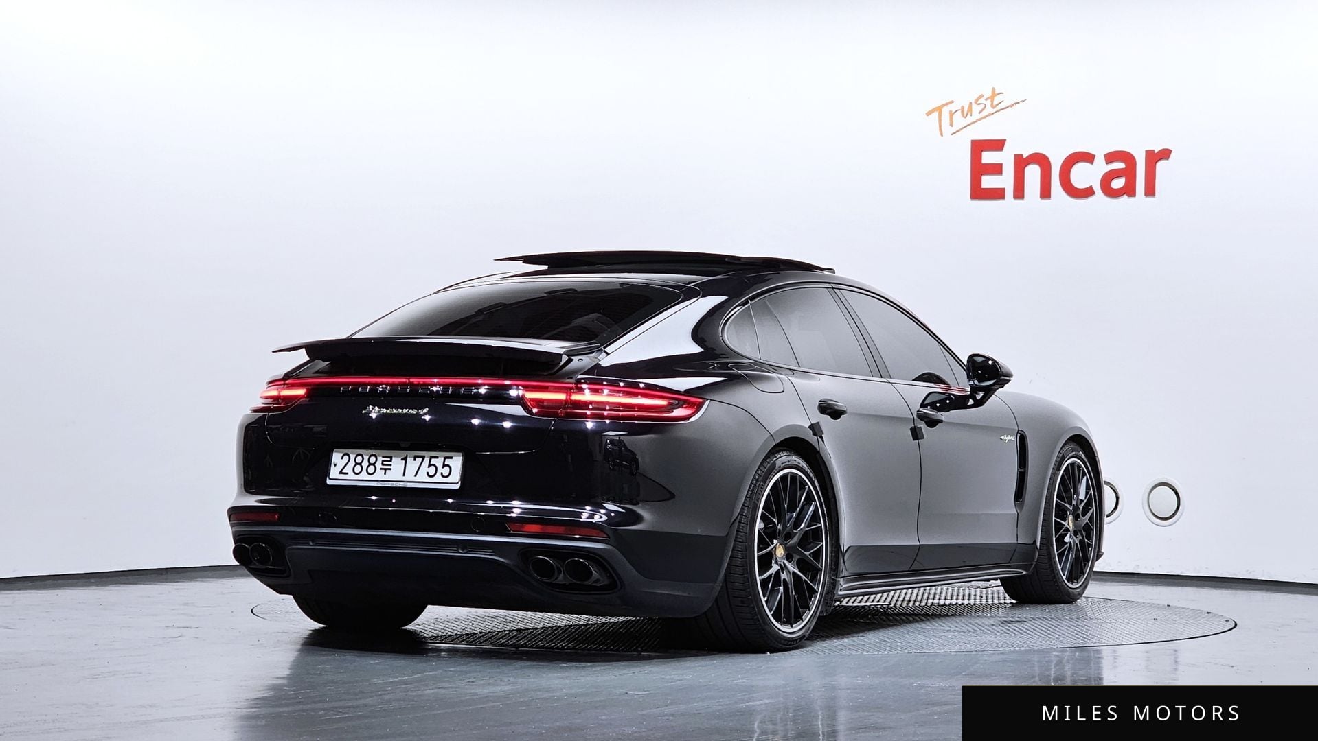 Porsche Panamera 2020 — миниатюра 2