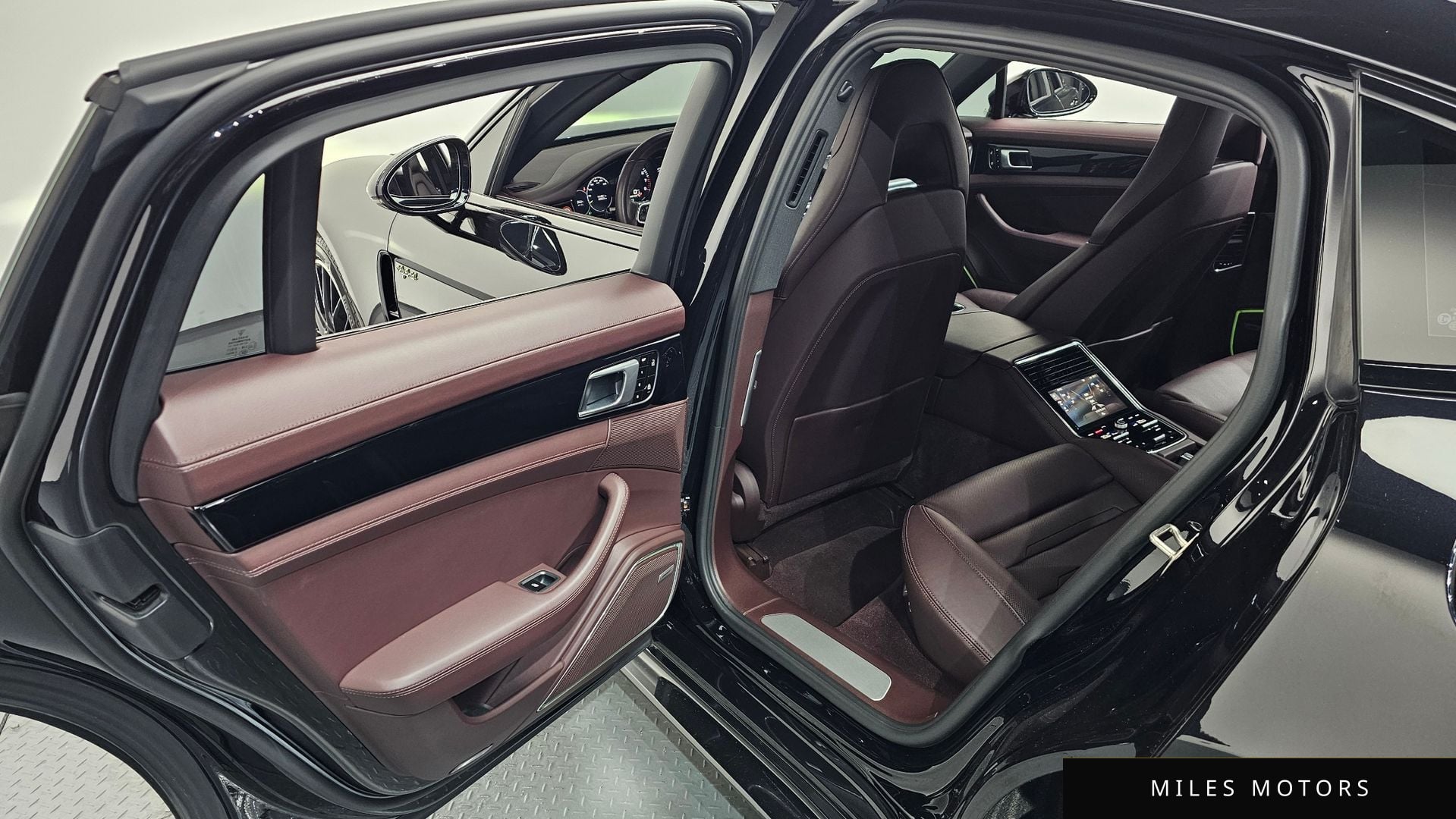 Porsche Panamera 2020 — миниатюра 12