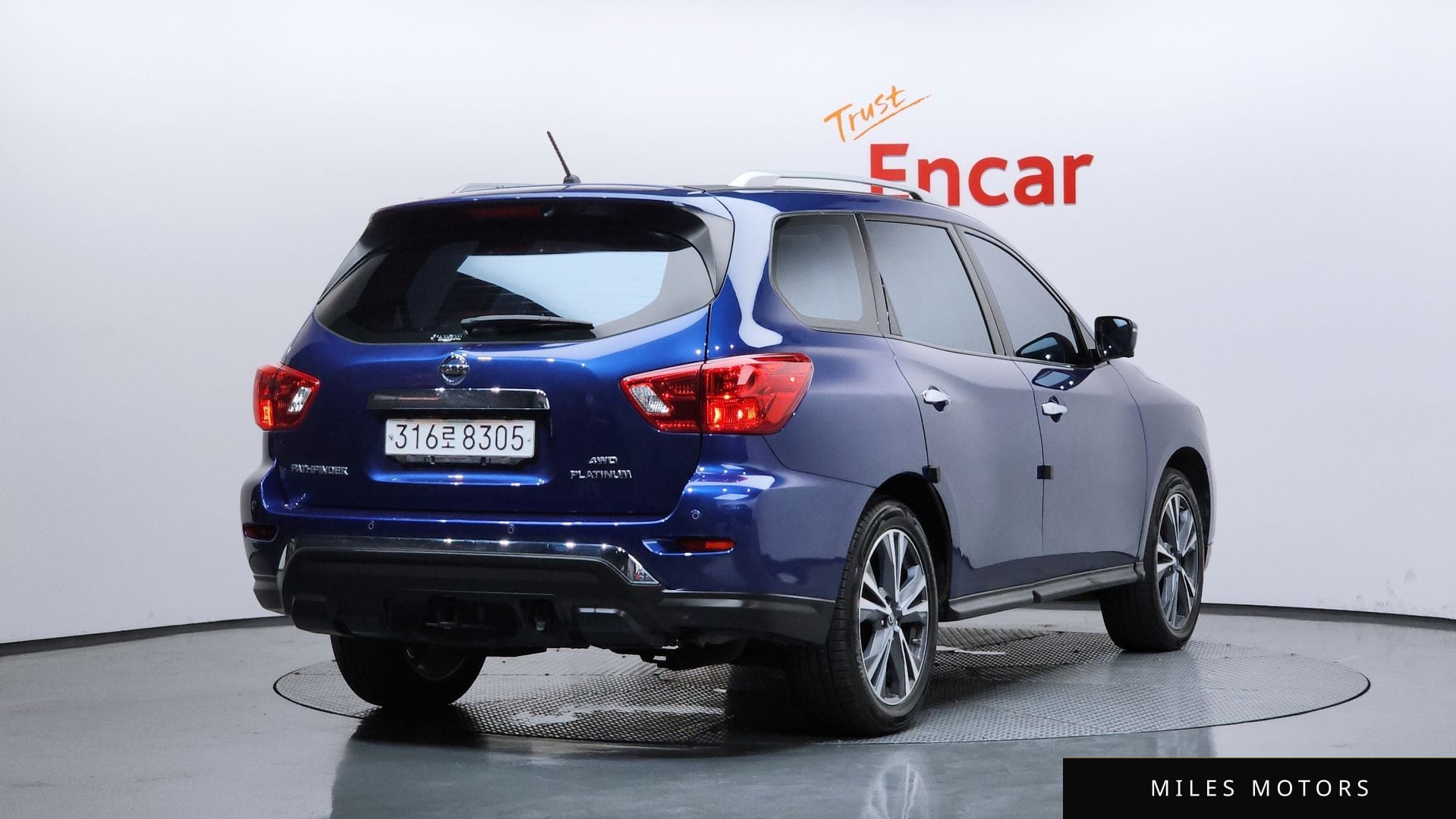 Nissan Pathfinder 2018 — миниатюра 2