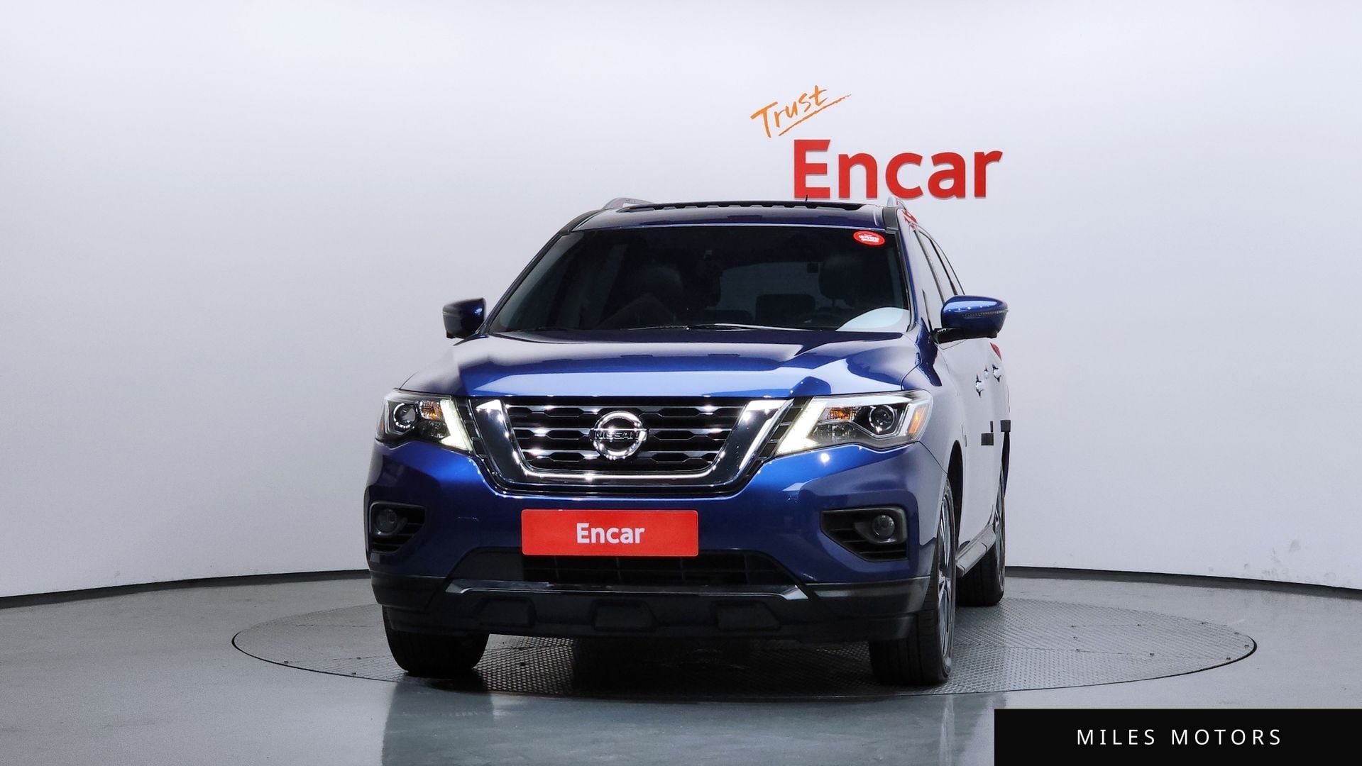 Nissan Pathfinder 2018 — миниатюра 3