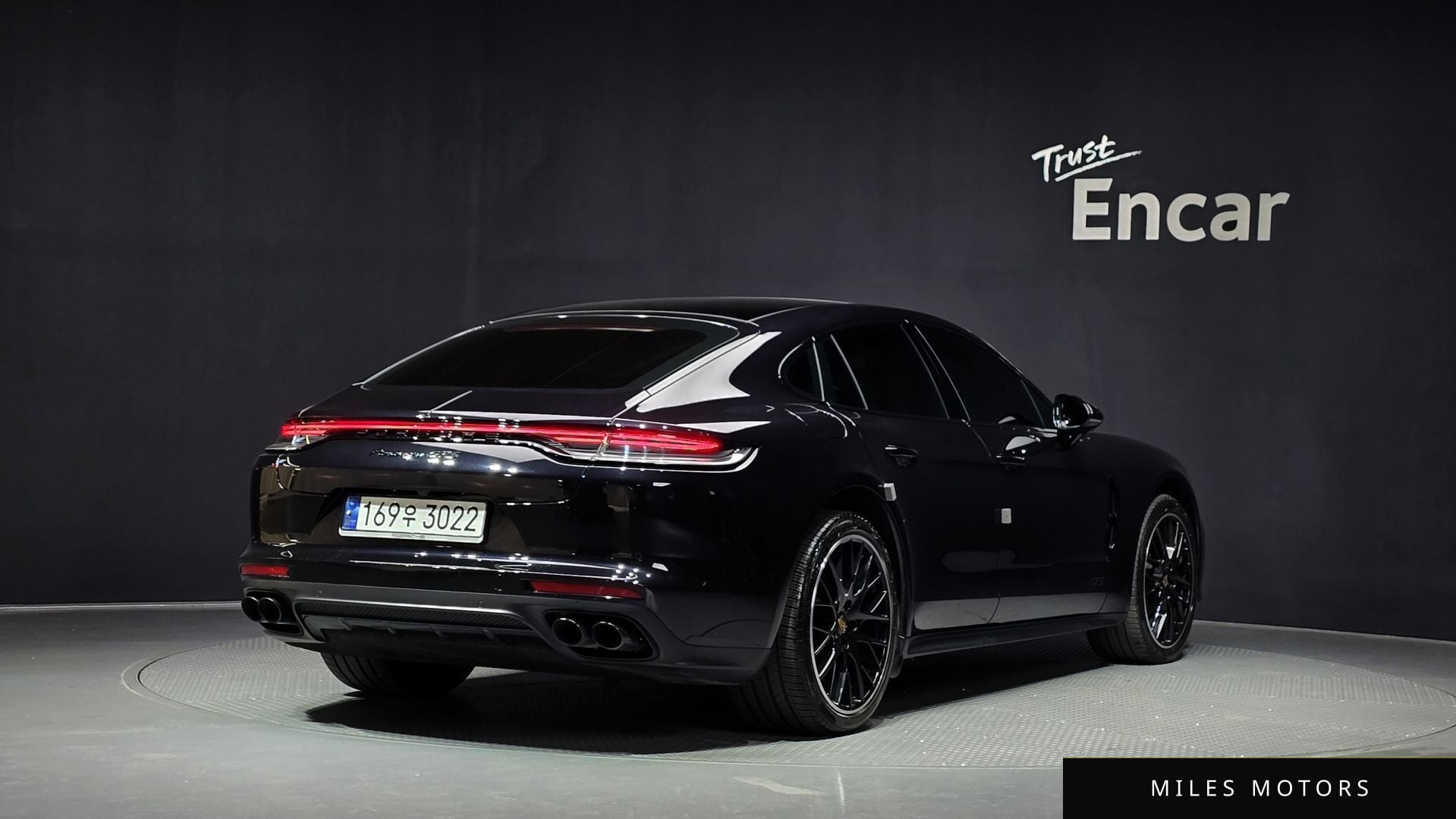 Porsche Panamera 2023 — миниатюра 2