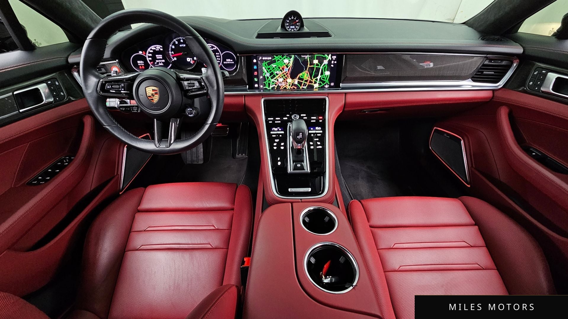 Porsche Panamera 2023 — миниатюра 10