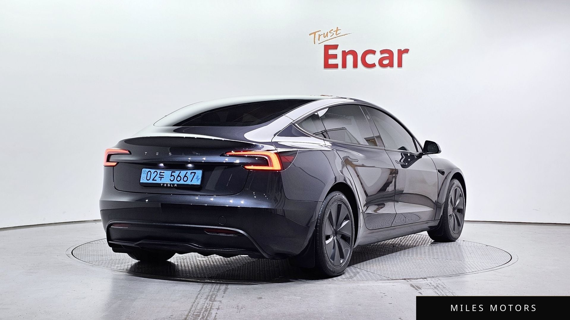 Tesla Model 3 2025 — миниатюра 2