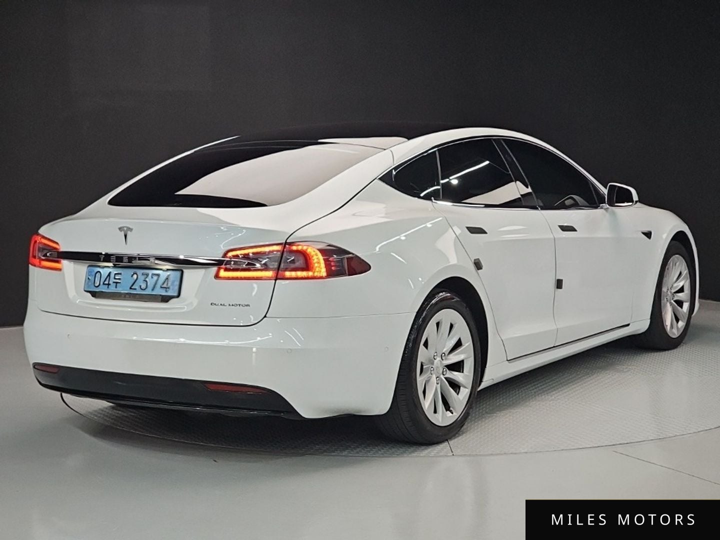 Tesla Model S 2019 — миниатюра 2
