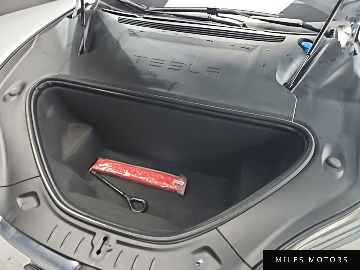Tesla Model S 2019 — миниатюра 6