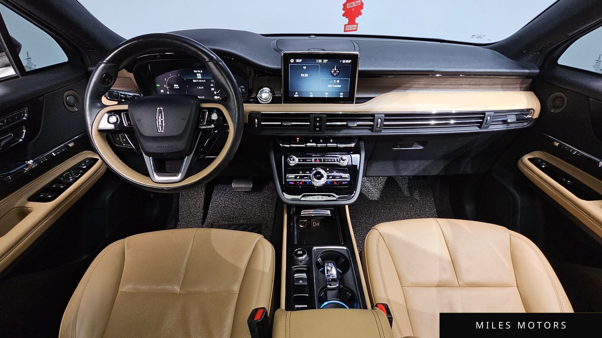 Lincoln Corsair 2021 — миниатюра 9