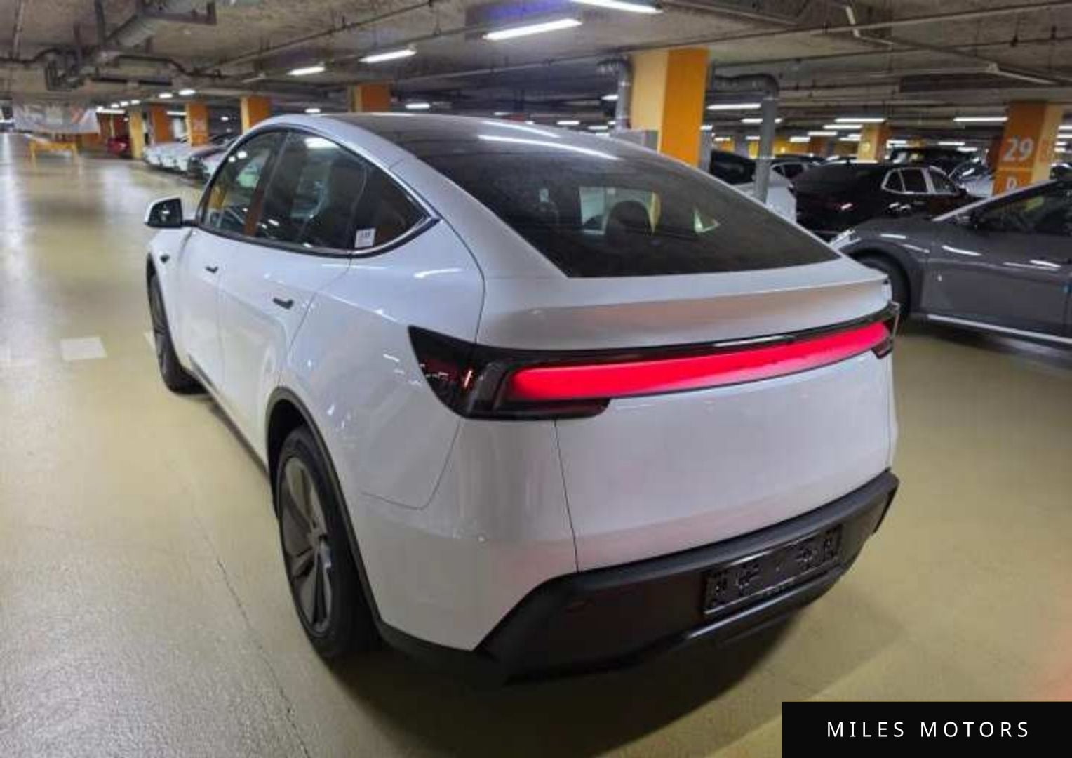 Tesla Model Y 2026 — миниатюра 9