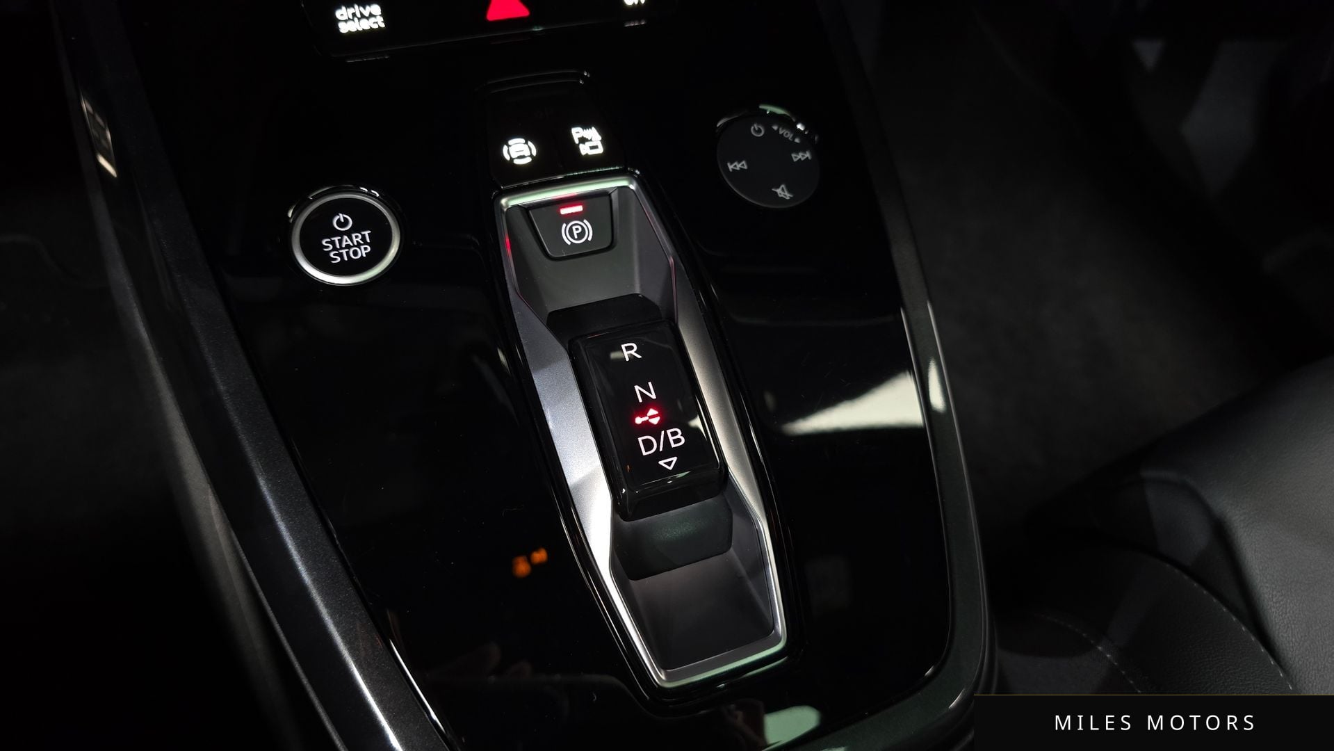 Audi Q4 e-tron 2022 — миниатюра 12