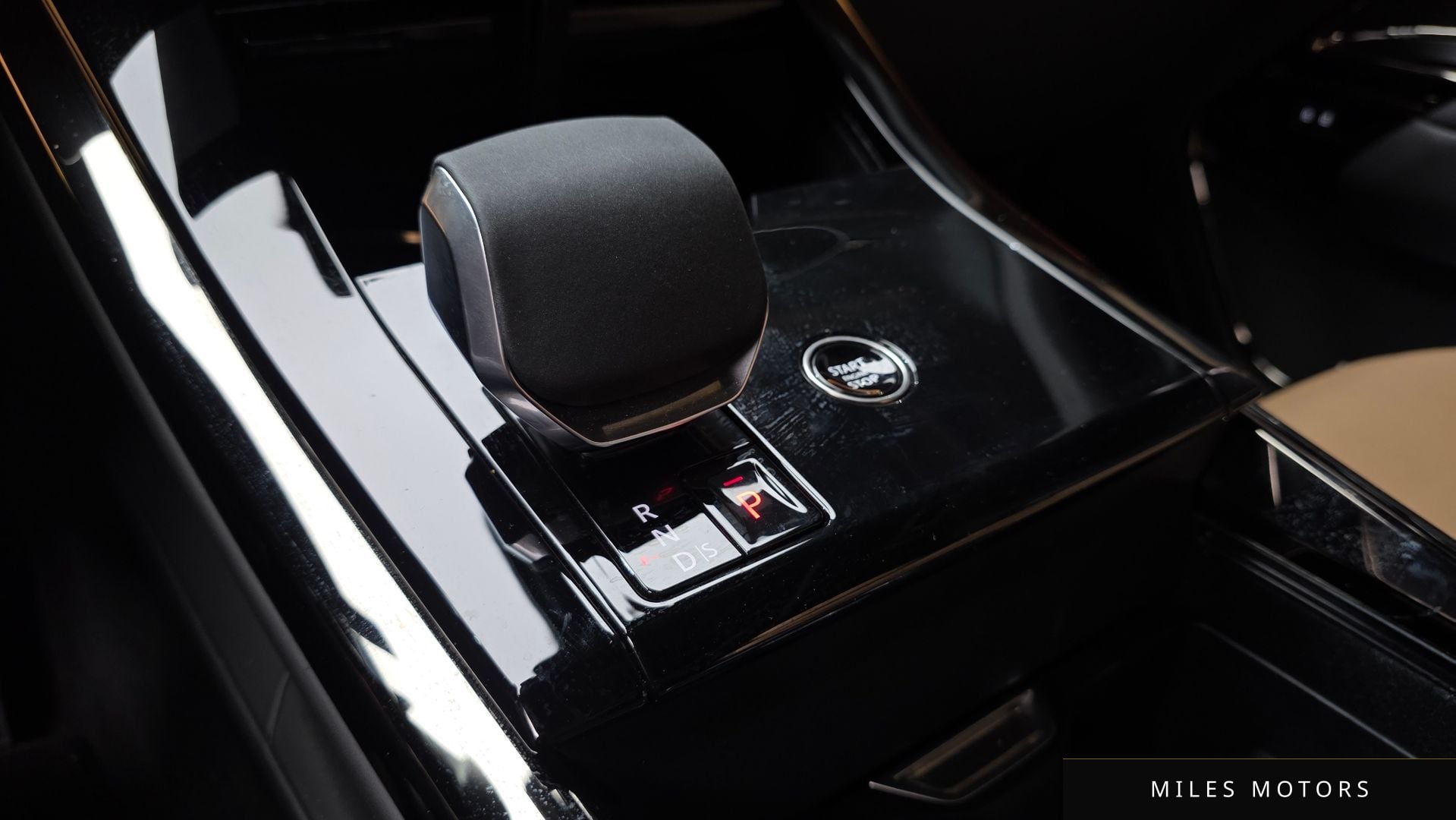 Land Rover Range Rover Sport 2025 — миниатюра 12