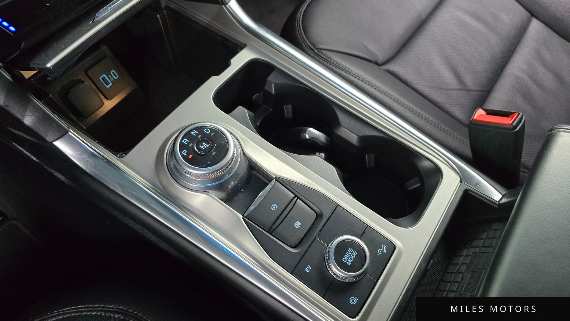 Ford Explorer 2021 — миниатюра 9
