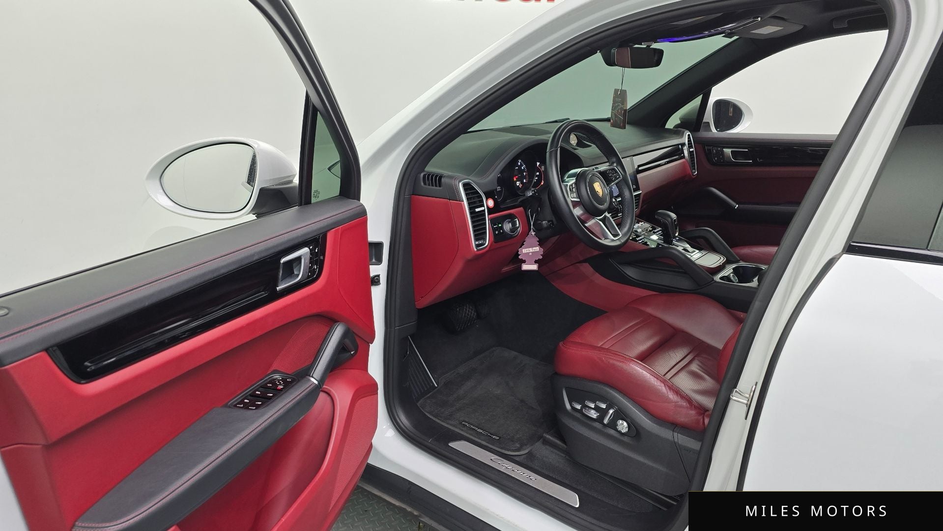 Porsche Cayenne 2019 — миниатюра 10