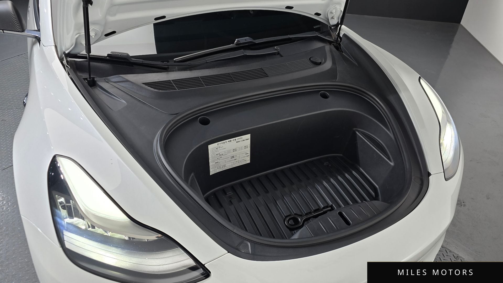Tesla Model 3 2020 — миниатюра 6