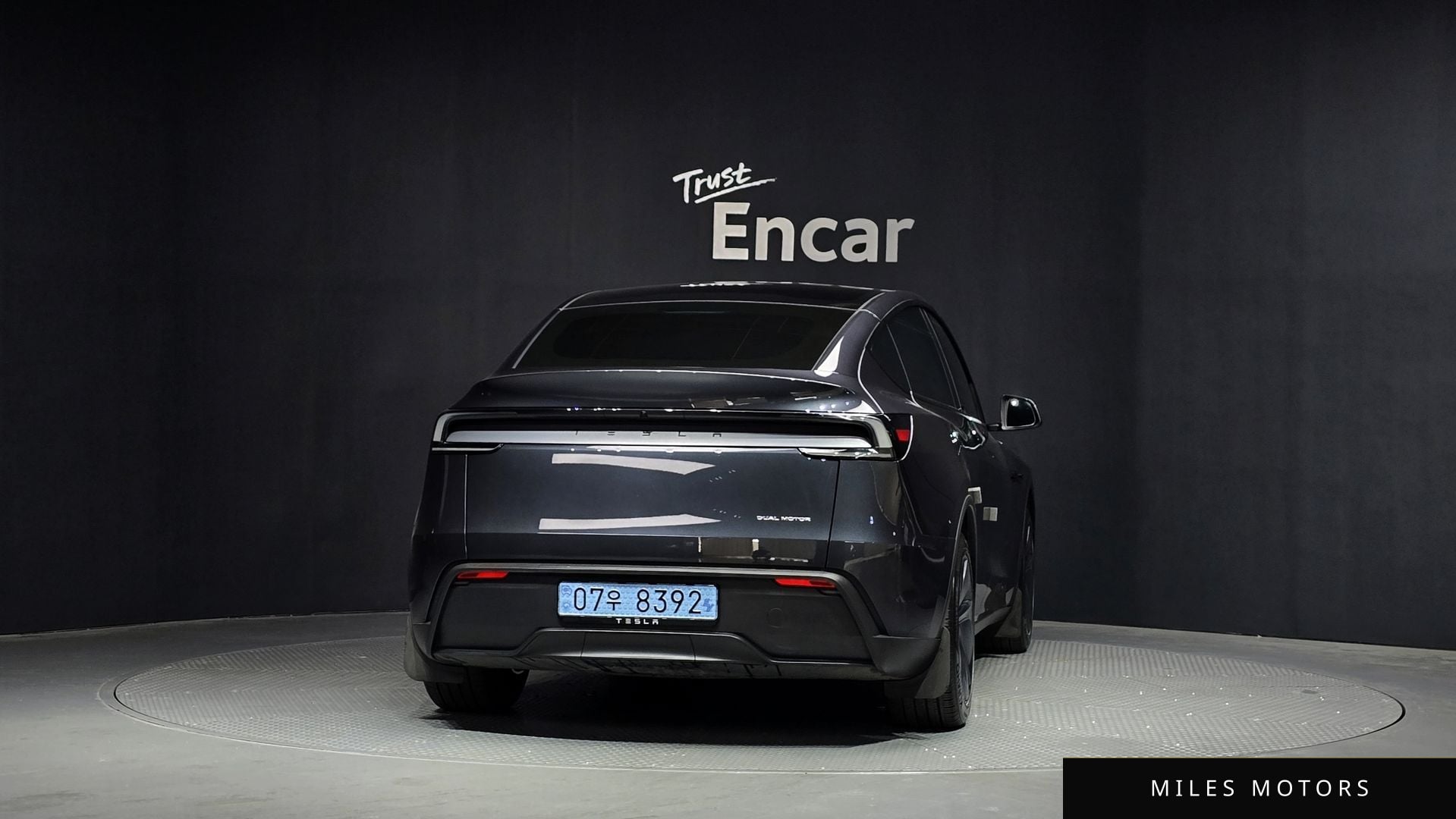 Tesla Model Y 2025 — миниатюра 4
