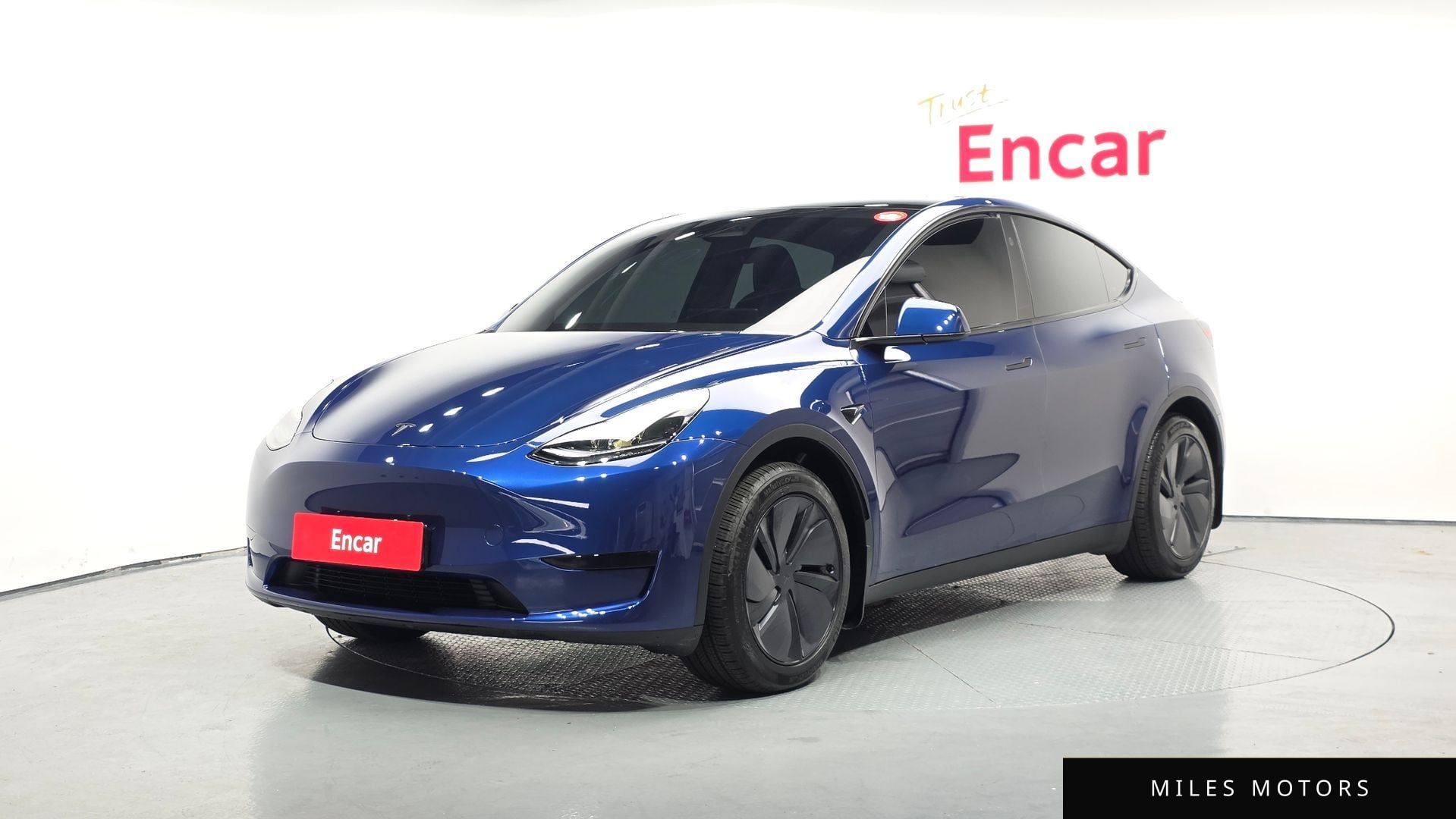 Tesla Model Y 2024 — фото 1 из 12