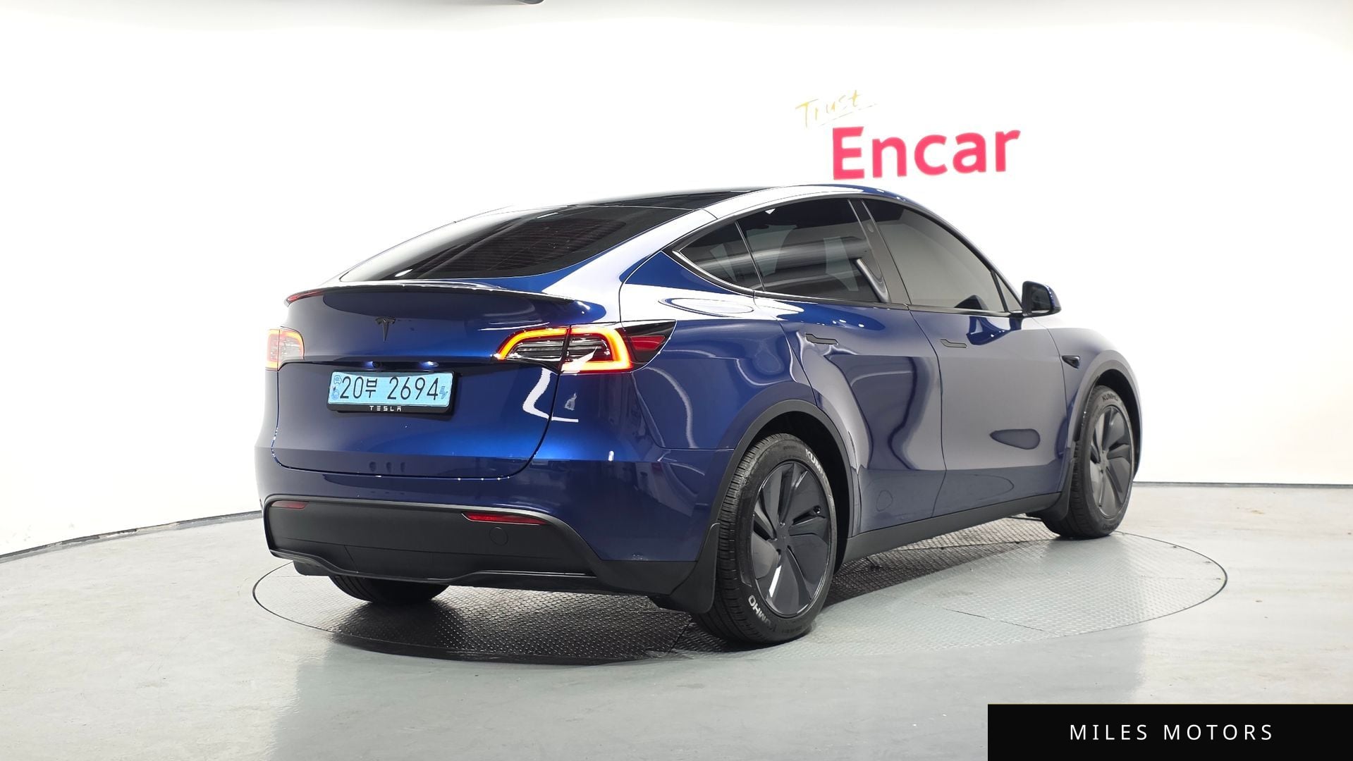 Tesla Model Y 2024 — миниатюра 2