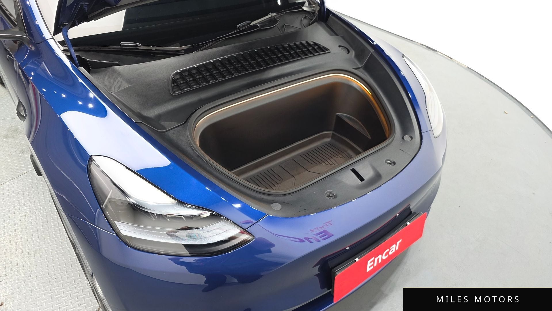 Tesla Model Y 2024 — миниатюра 6