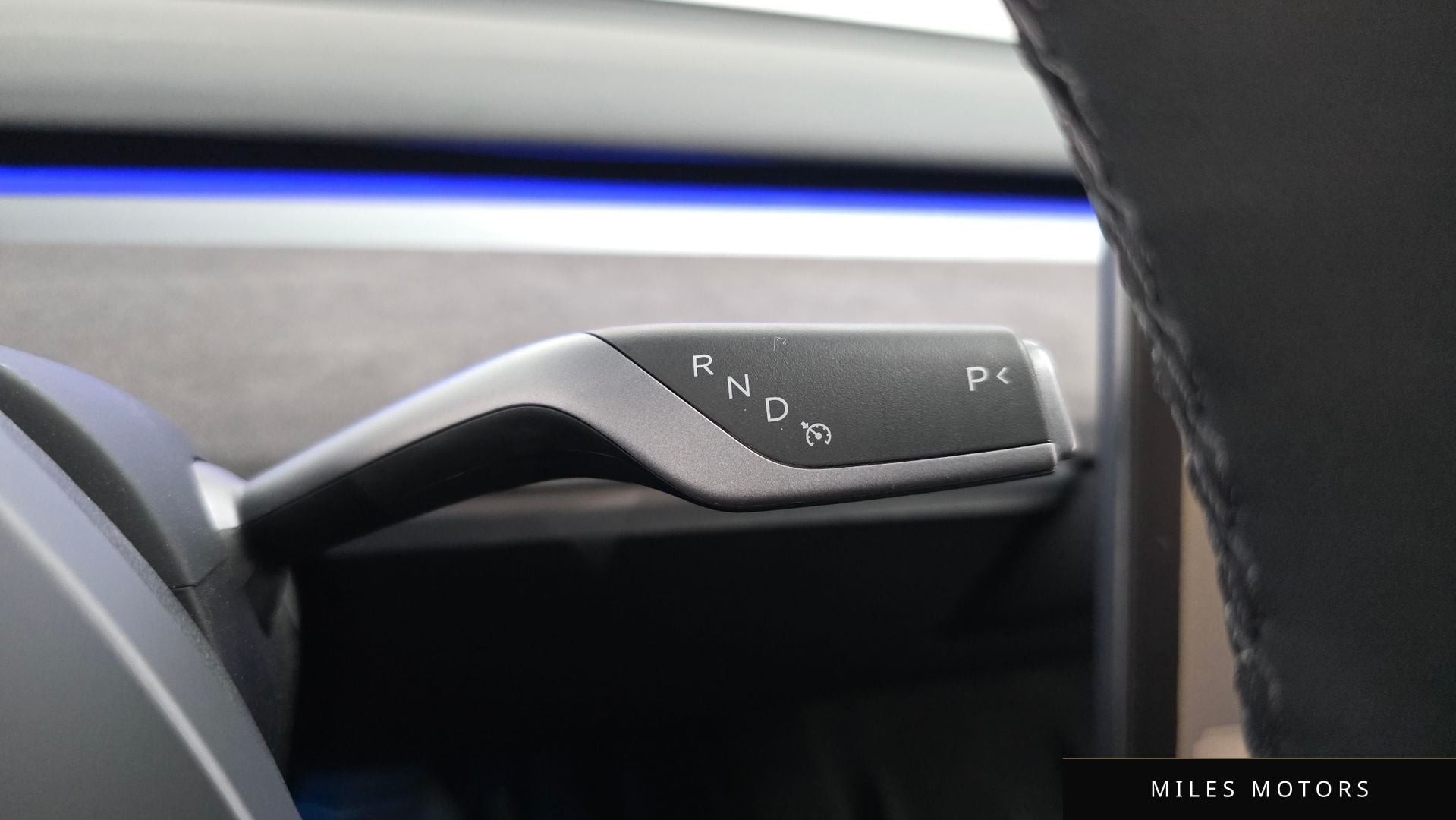 Tesla Model Y 2024 — миниатюра 9