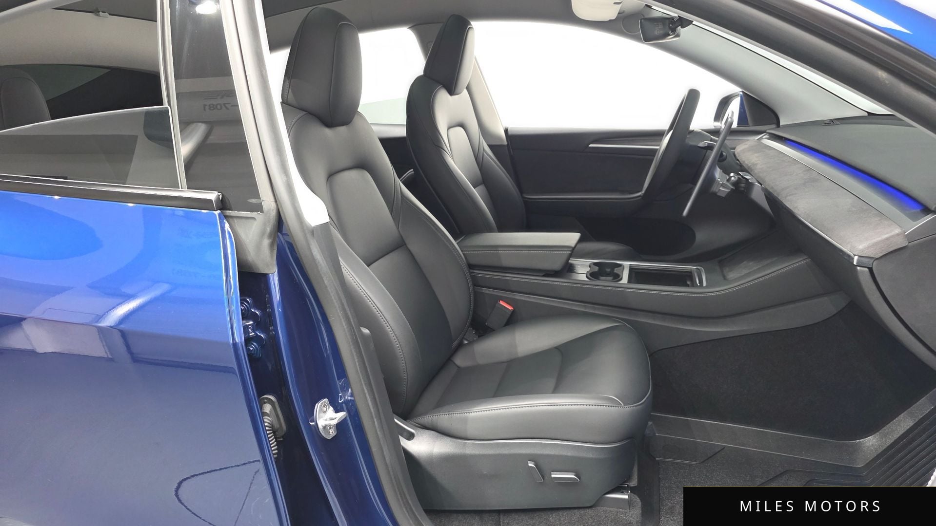 Tesla Model Y 2024 — миниатюра 11