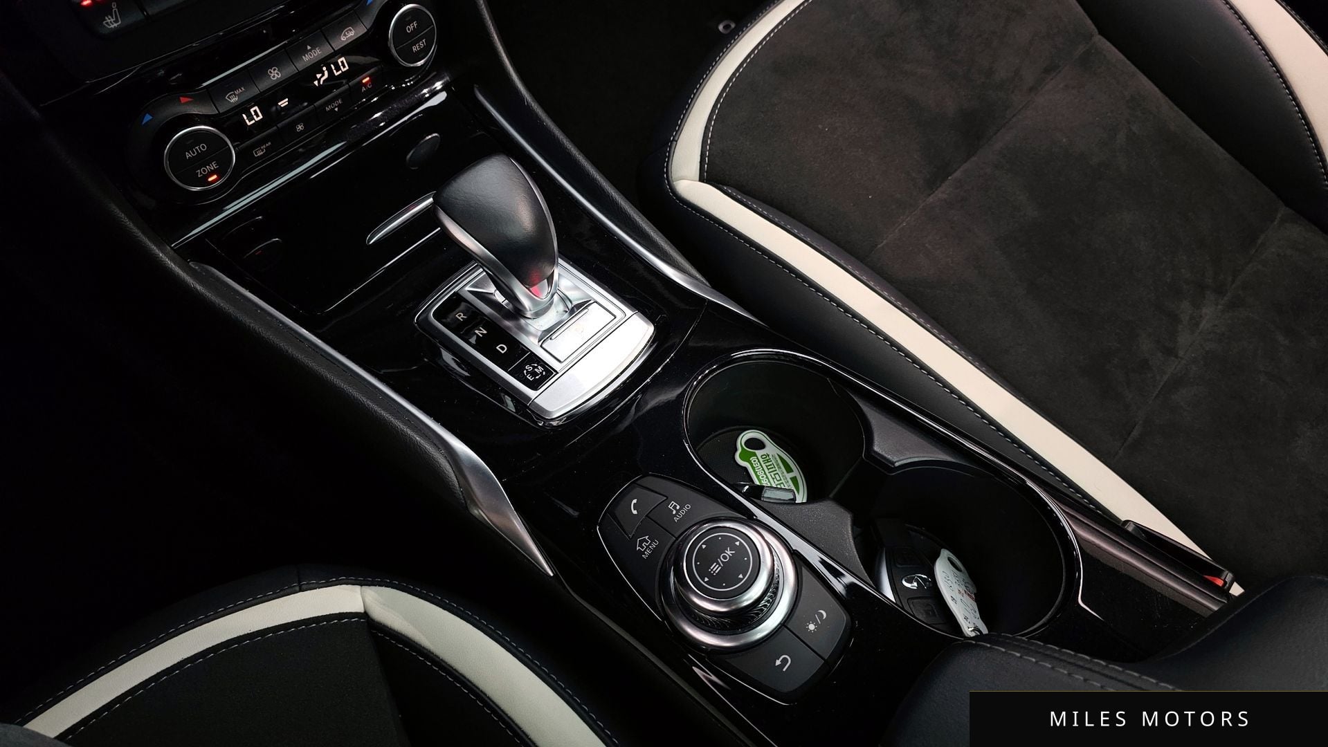 Infiniti Q30 2017 — миниатюра 9