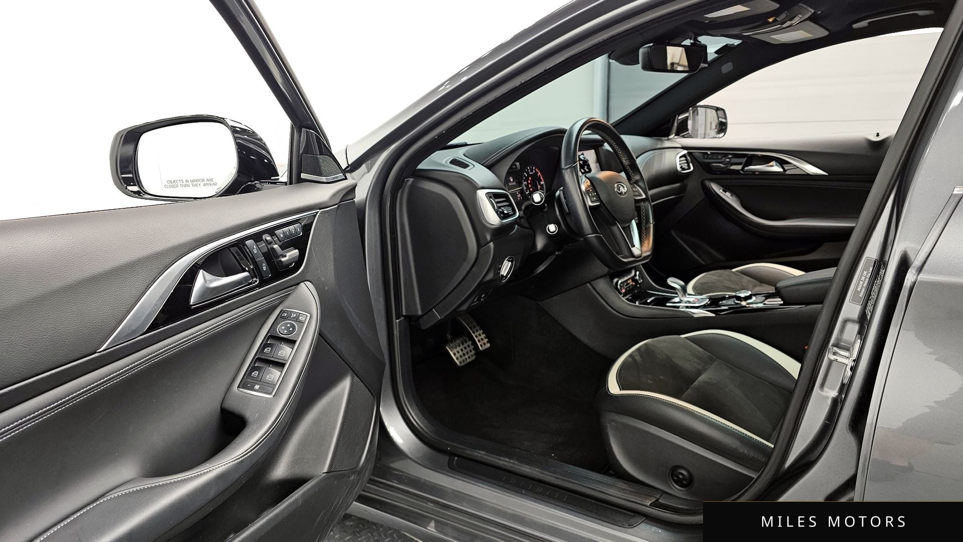 Infiniti Q30 2017 — миниатюра 10