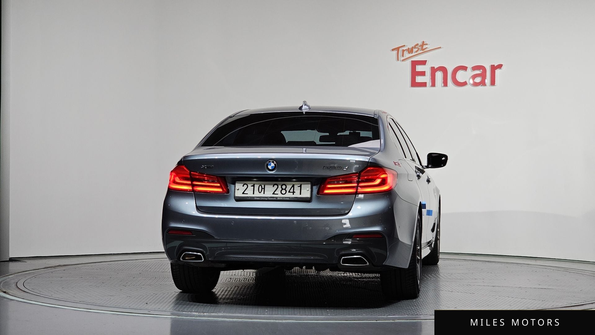 BMW 5 Series (G30) 2018 — миниатюра 4