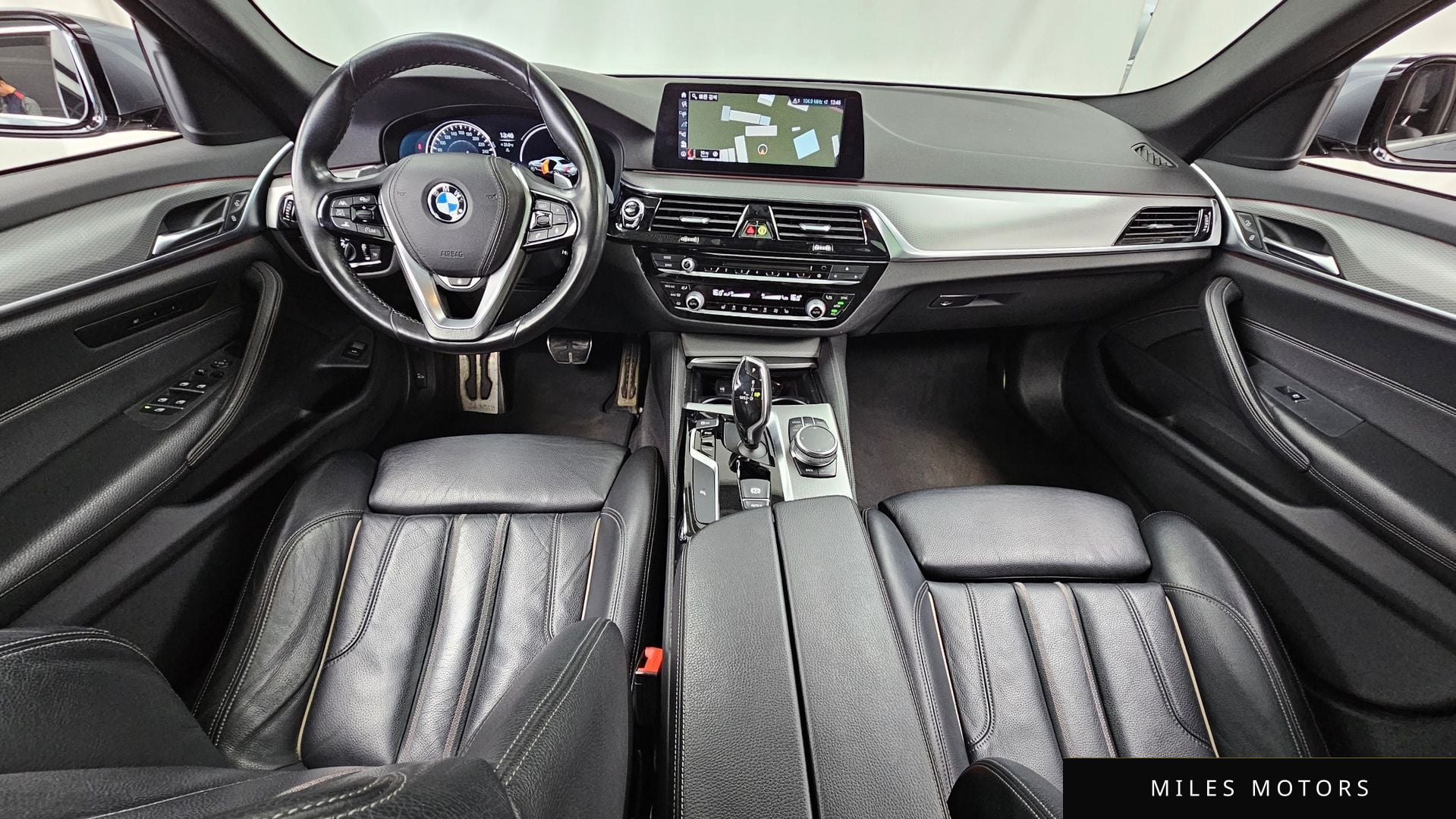 BMW 5 Series (G30) 2018 — миниатюра 10