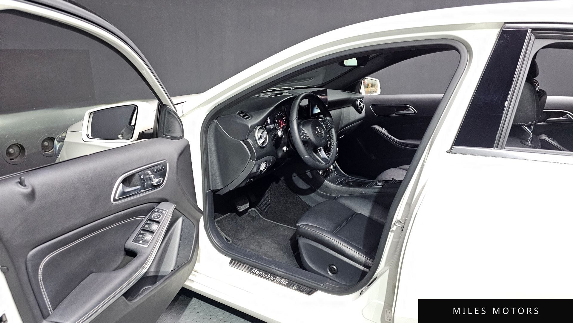 Mercedes-Benz A-Class W176 2018 — миниатюра 10