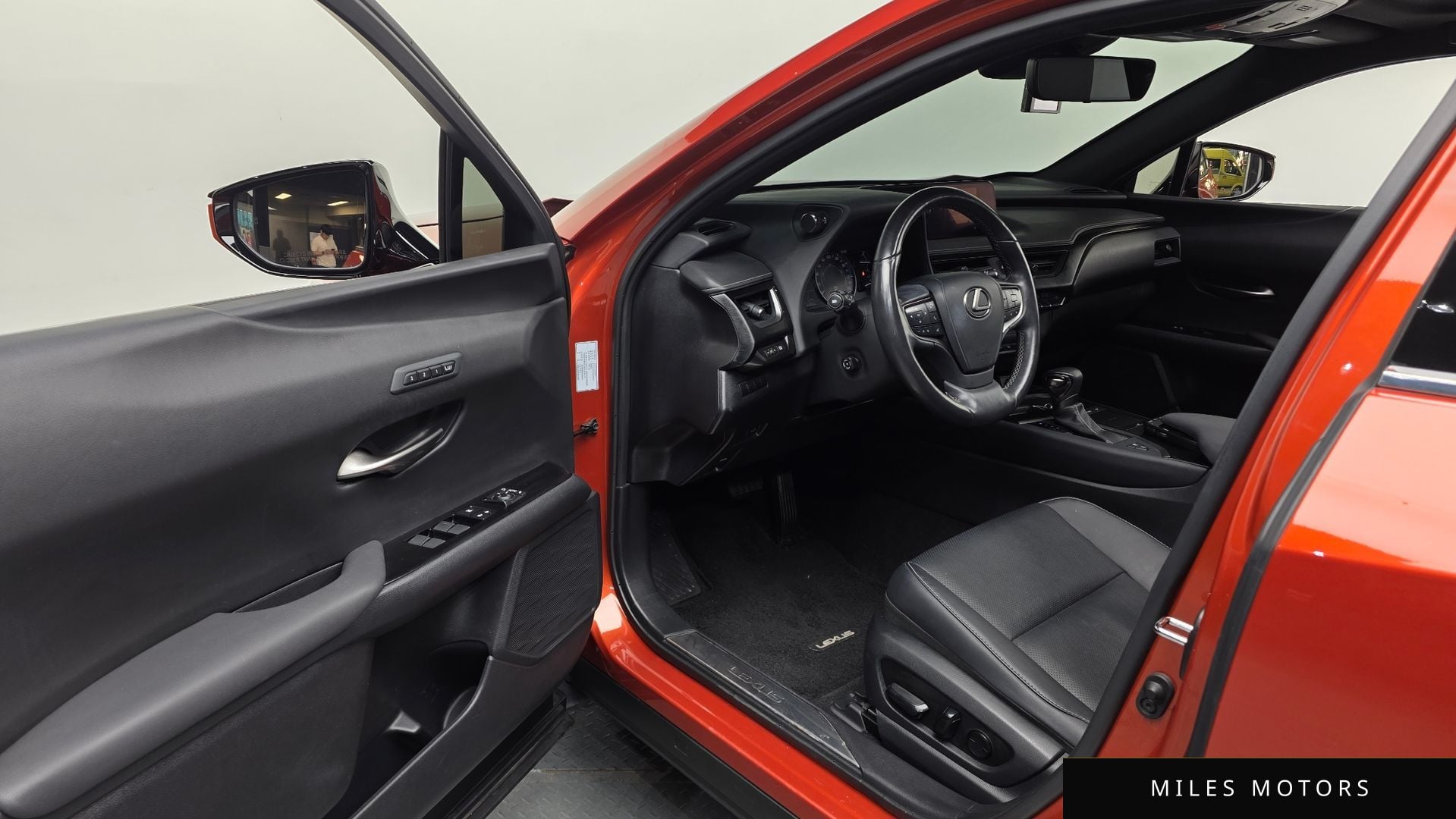 Лексус UX250h 2019 — миниатюра 12