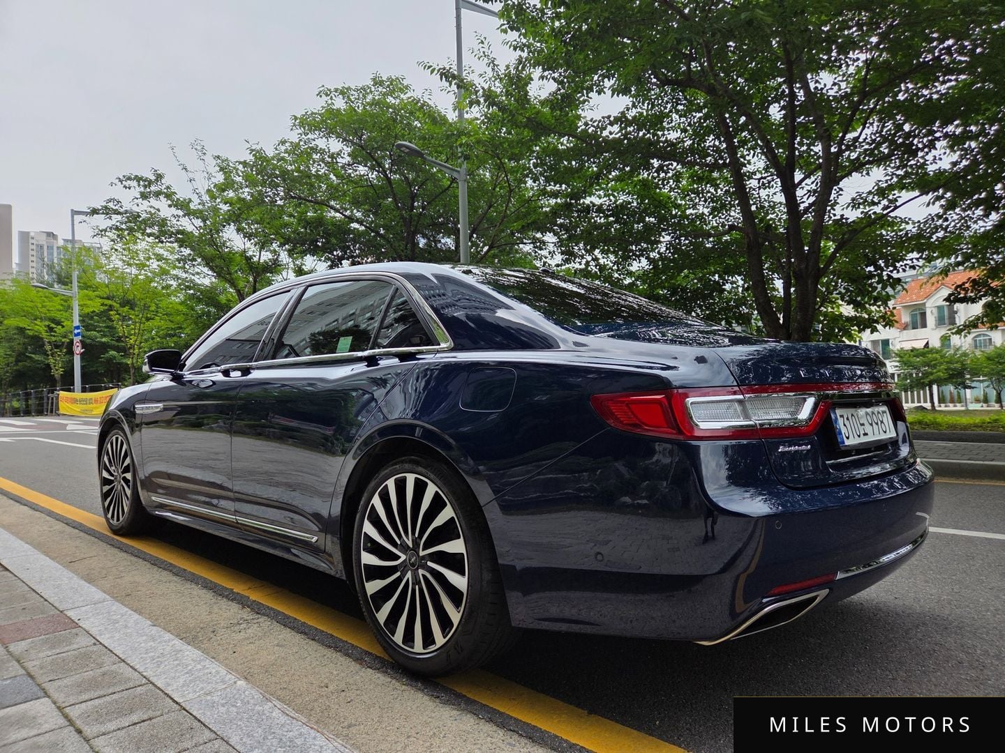 Lincoln Continental 2017 — миниатюра 2