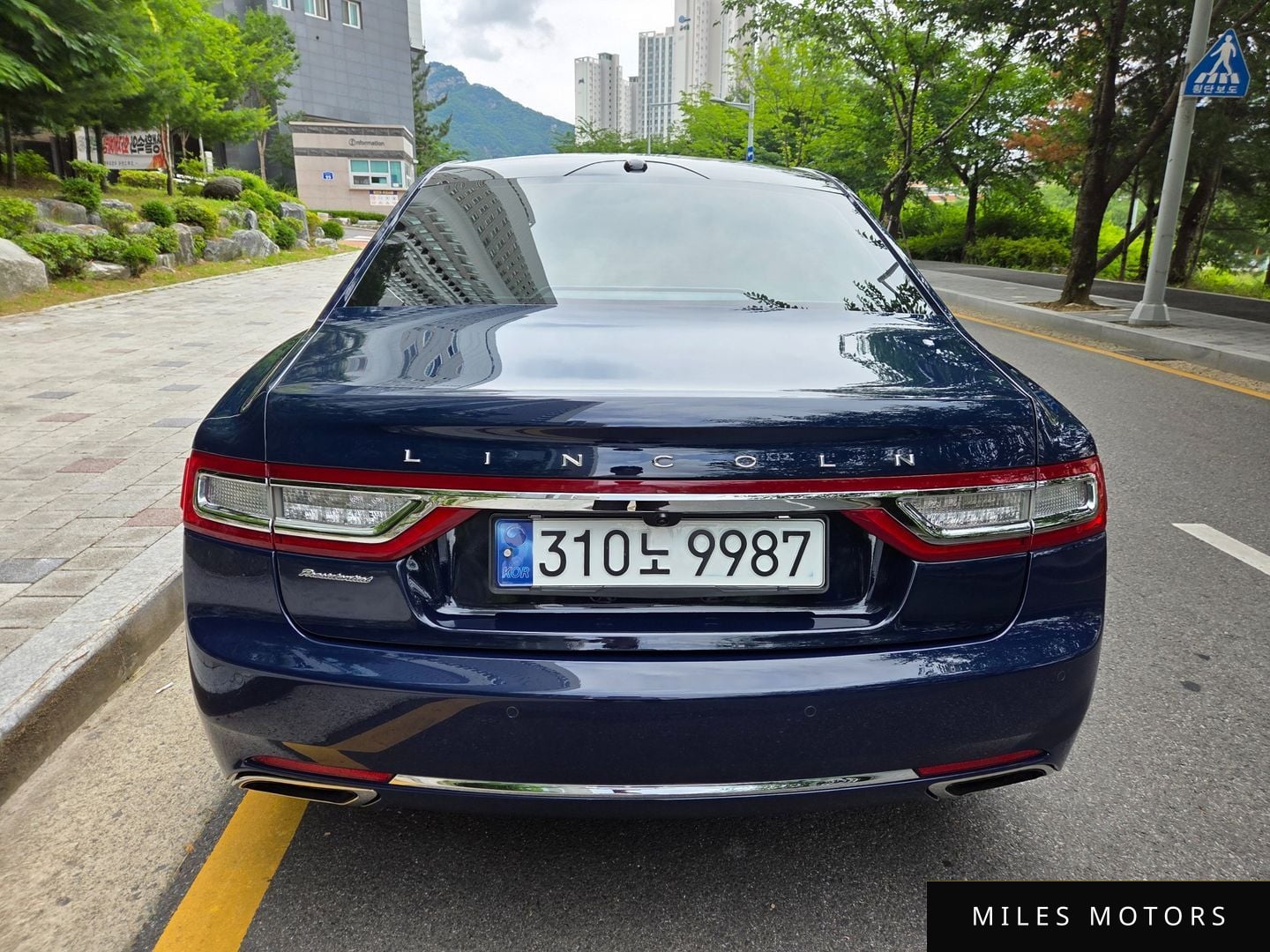 Lincoln Continental 2017 — миниатюра 4