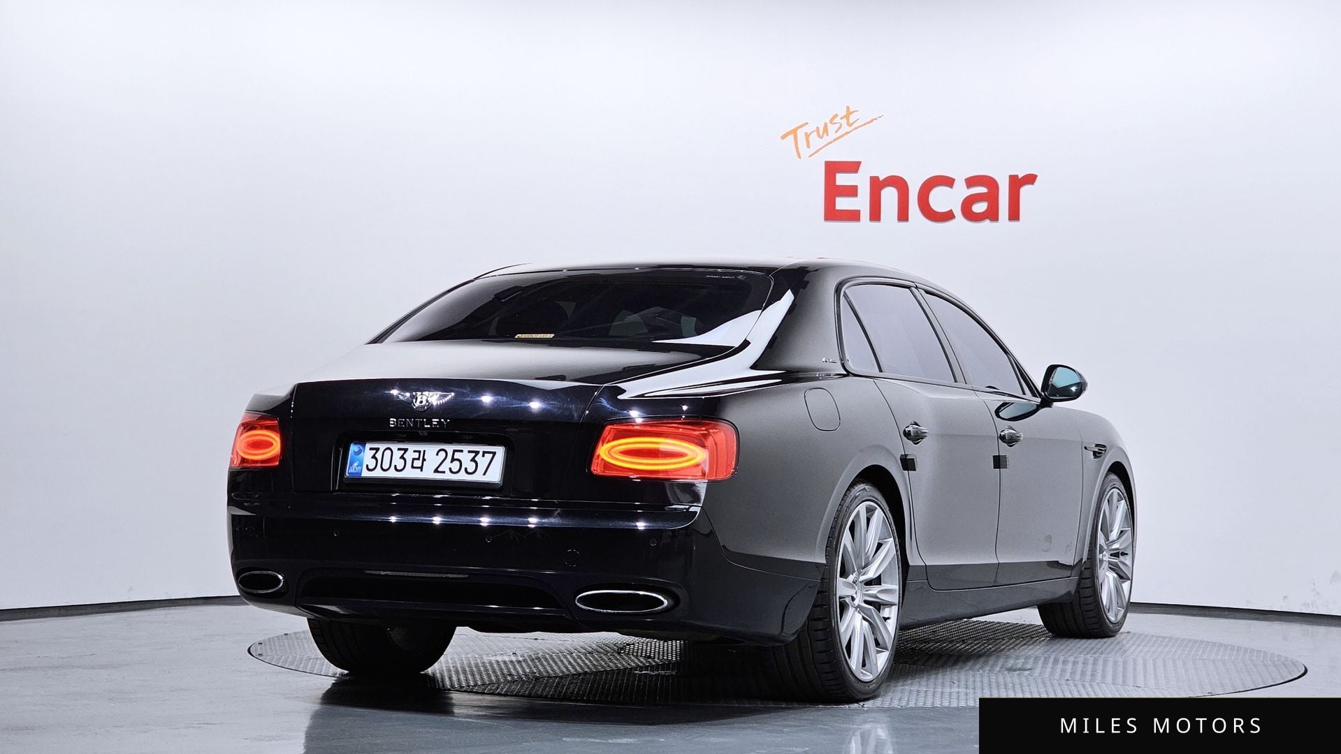 Bentley Flying Spur 2014 — миниатюра 2