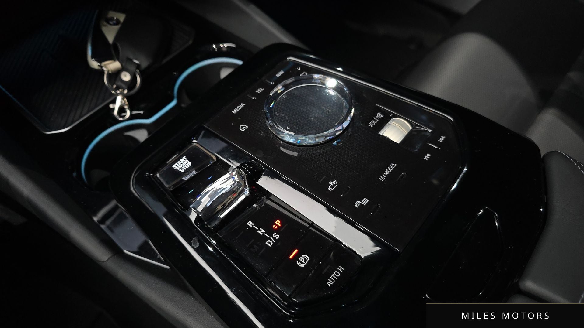 BMW 5 Series (G60) 2024 — миниатюра 12