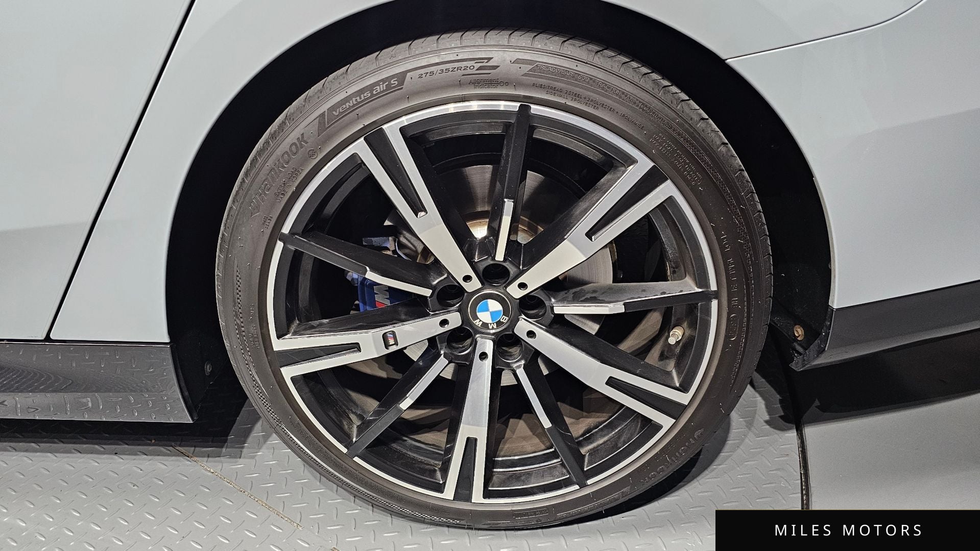 BMW 5 Series (G60) 2024 — миниатюра 7