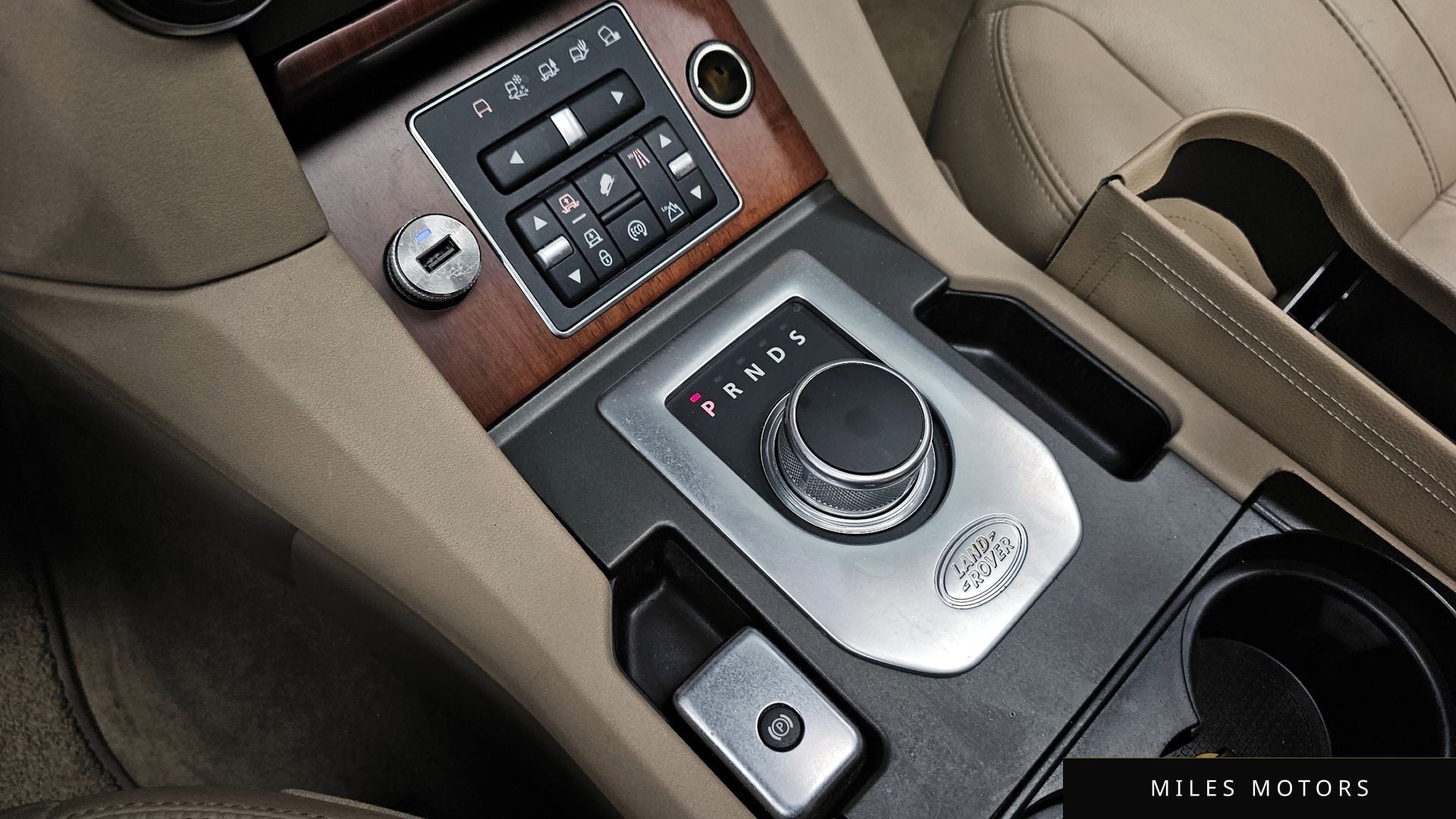 Land Rover Discovery 2016 — миниатюра 9