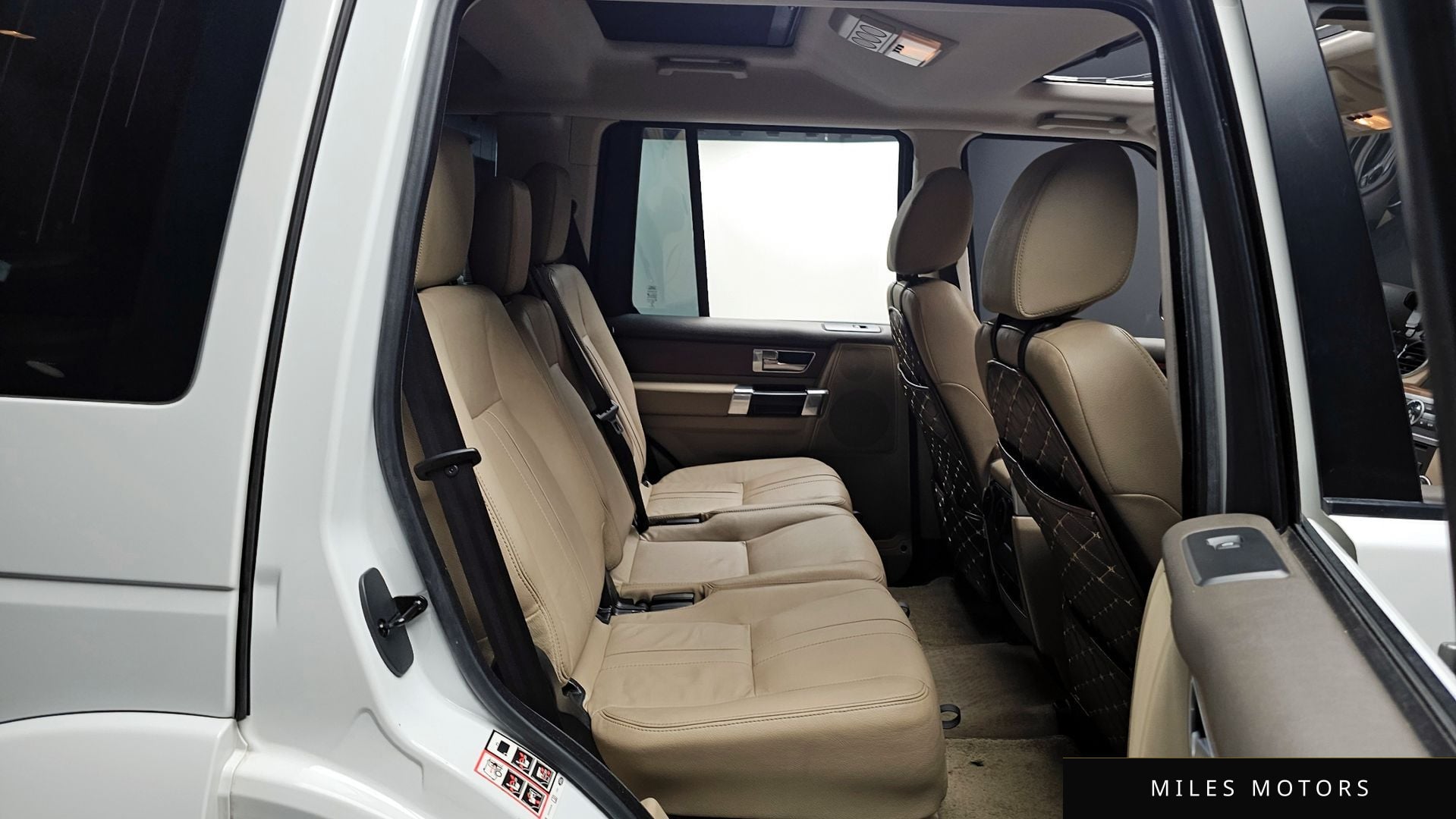 Land Rover Discovery 2016 — миниатюра 11