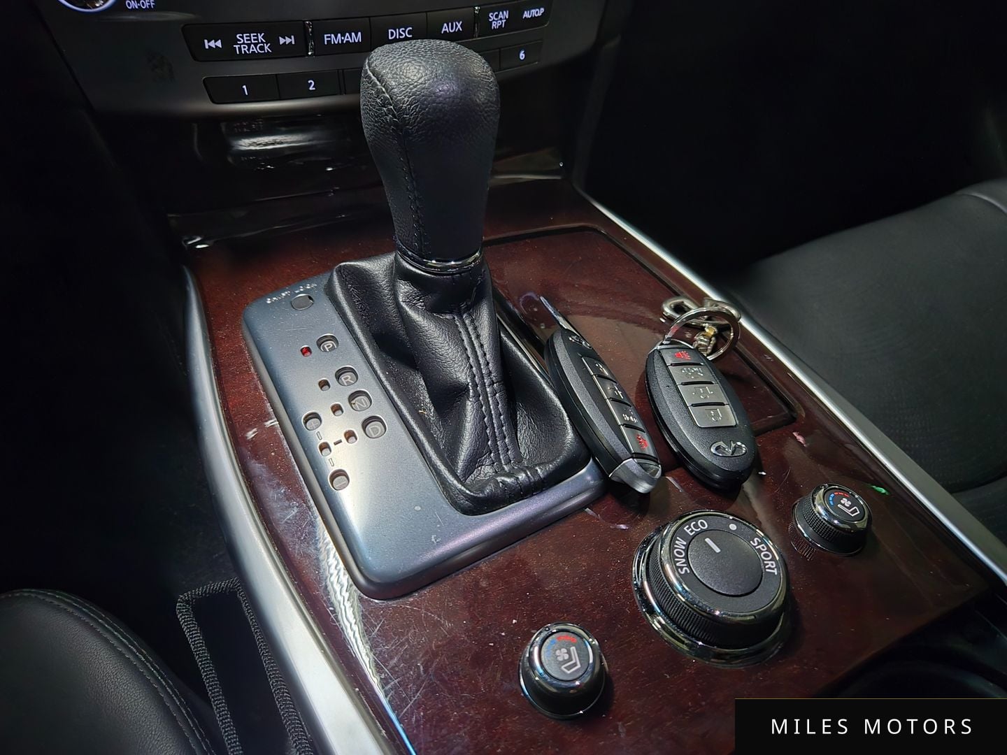 Infiniti Q70 2016 — миниатюра 9