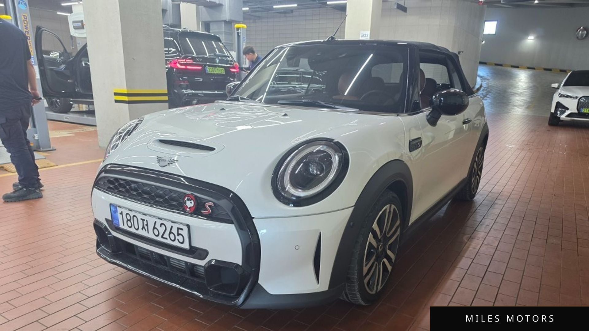 MINI Cooper Convertible 2024 — фото 1 из 9