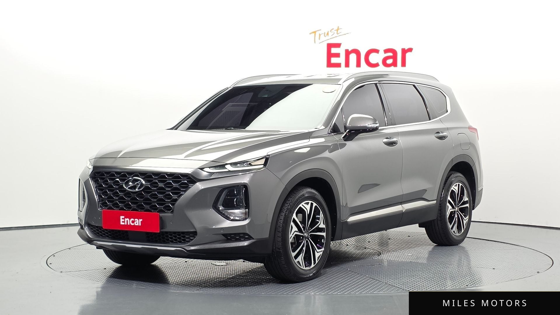 Hyundai Santafe 2019 — фото 1 из 12