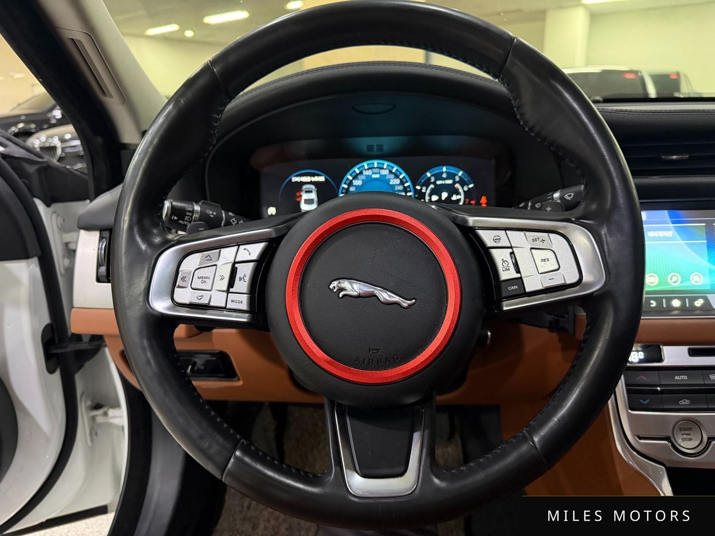 Jaguar XF (X260) 2018 — миниатюра 9