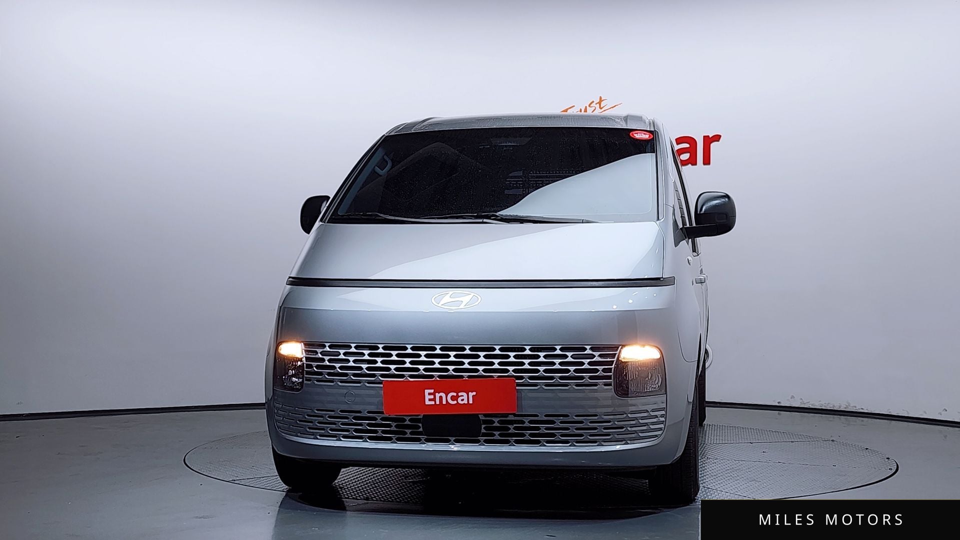 Hyundai Staria 2025 — миниатюра 3
