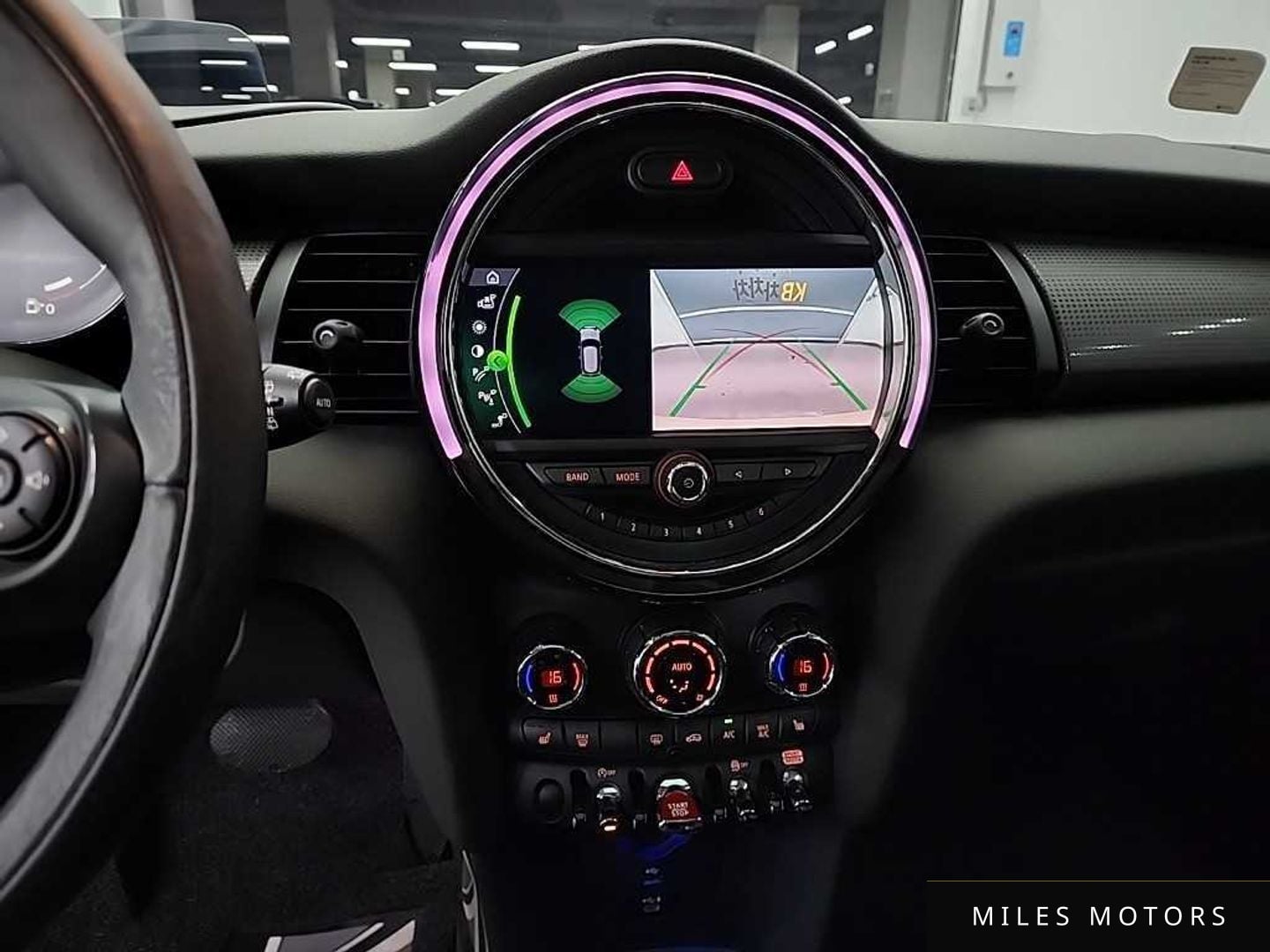 MINI Cooper 2021 — миниатюра 10