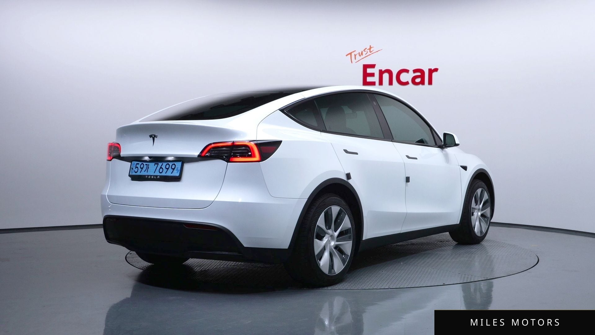Tesla Model Y 2023