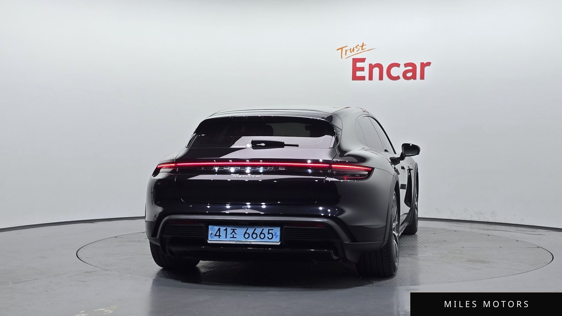 Porsche Taycan 2022 — миниатюра 4