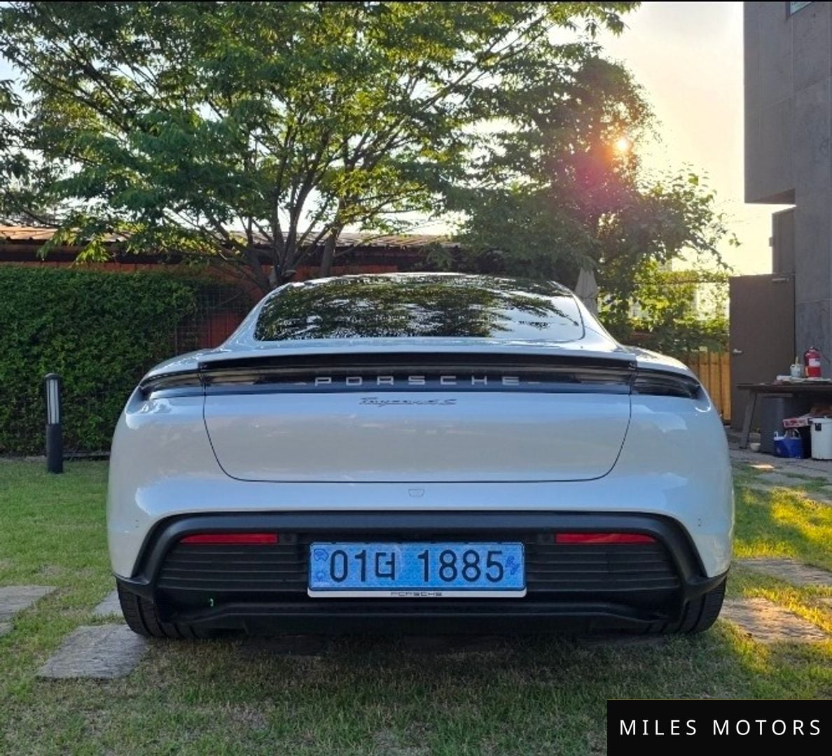 Porsche Taycan 2021 — миниатюра 11