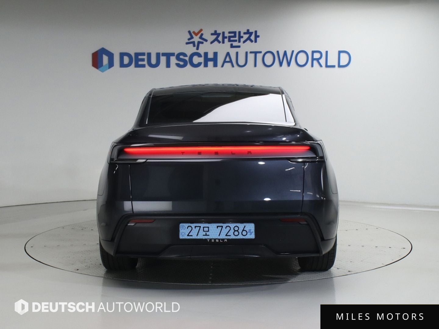 Tesla Model Y 2025 — миниатюра 4