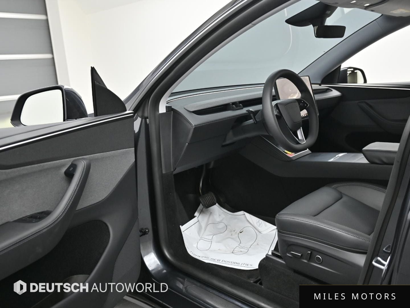 Tesla Model Y 2025 — миниатюра 11